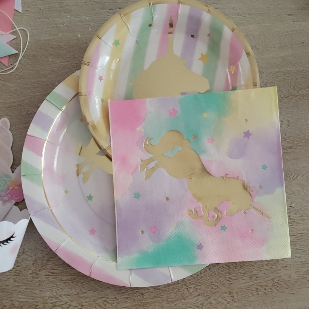 Party supplies - Picture 4 of 4